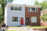 Building Photo - 1519 41st St SE