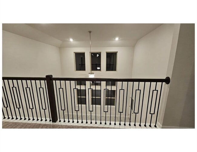 Building Photo - 212 Comet Pointe Dr