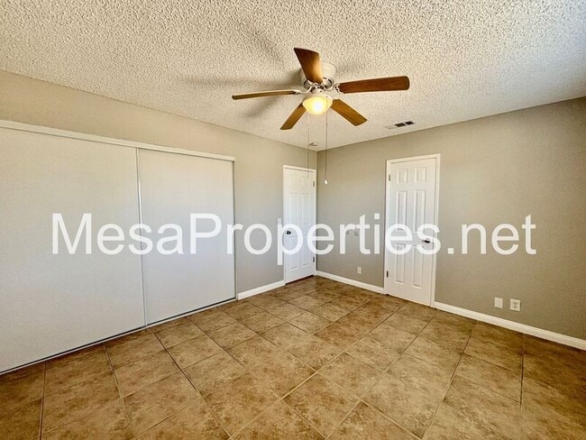 Building Photo - 19158 Live Oak St