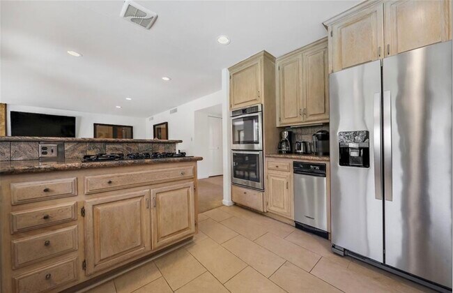 Building Photo - 77137 Iroquois Dr