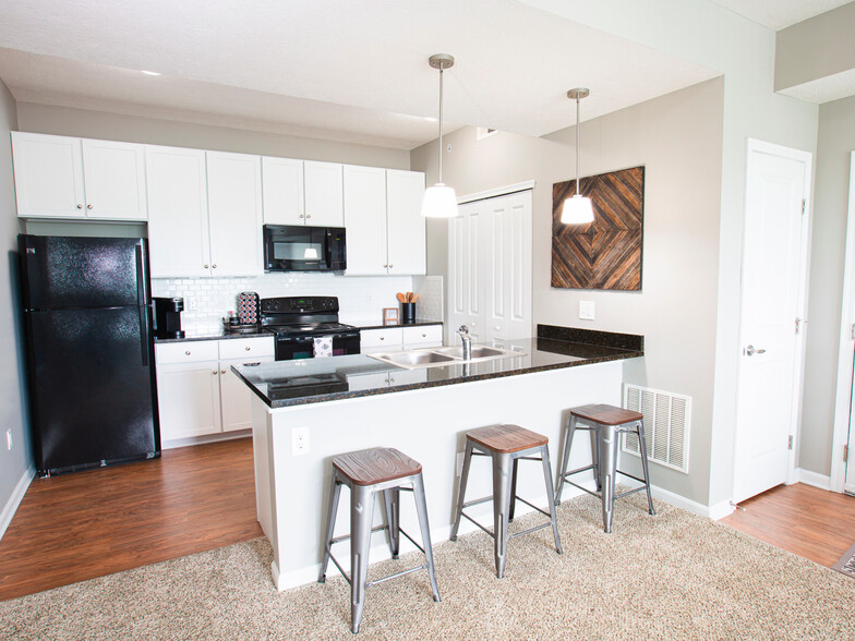 Kitchen-Interior-SciotoRidge-20210621-web-3 - Scioto Ridge