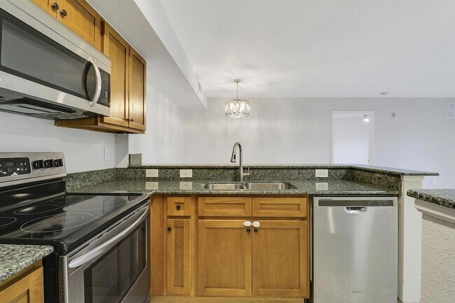 Building Photo - 171 SW Palm Dr