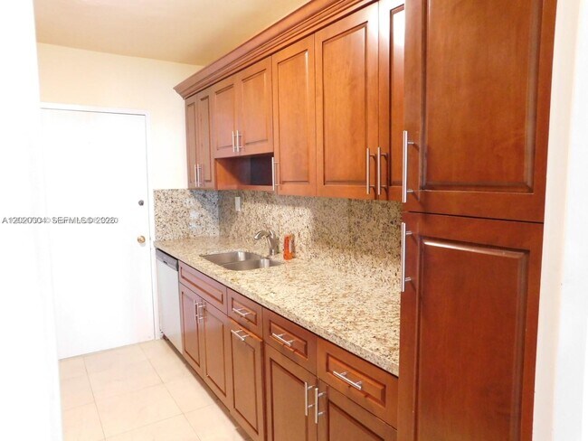 Building Photo - 5401 Collins Ave