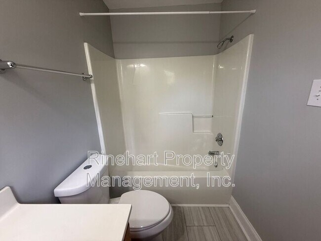 Building Photo - 1668 Flintwood Dr