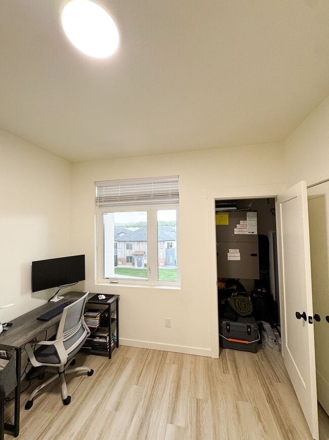 Building Photo - Beautiful Condo For Rent In Rexburg!
