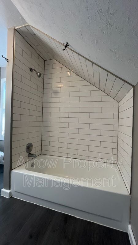 Building Photo - 1312 Peach St