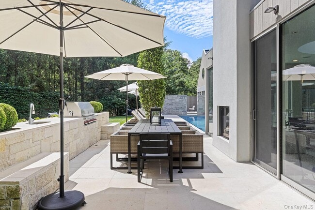 Building Photo - 7 Rolling Wood Ln