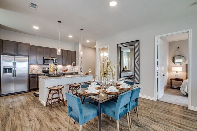 Building Photo - Stylish 1 Bed in Spring — Modern Comfort i...