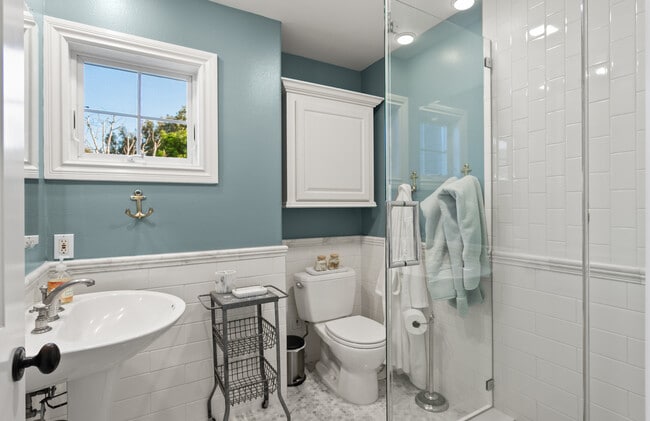 Building Photo - 13 Cape Danbury