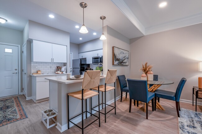 Newly Renovated Dining Area and Kitchen - Hilliard Grand Apartments