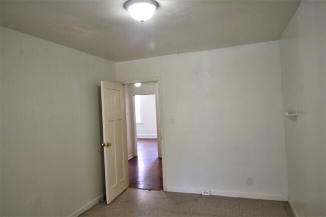 Building Photo - 2024/2025 JHU Homewood Off-Campus 6bd/3ba ...