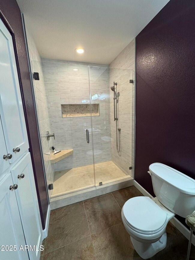 Building Photo - 750 E Northern Ave