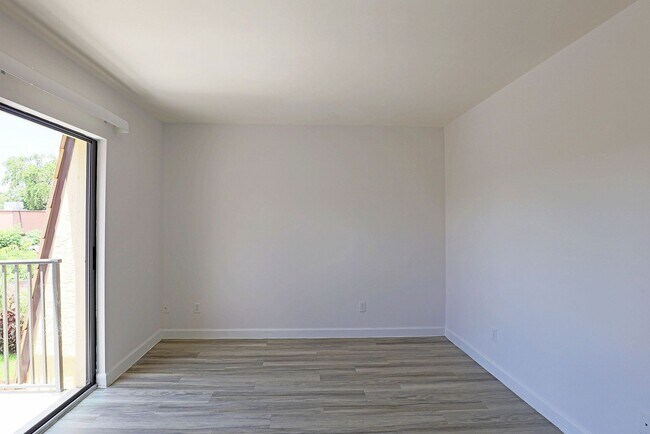 Building Photo - 1538 Park Meadows Dr