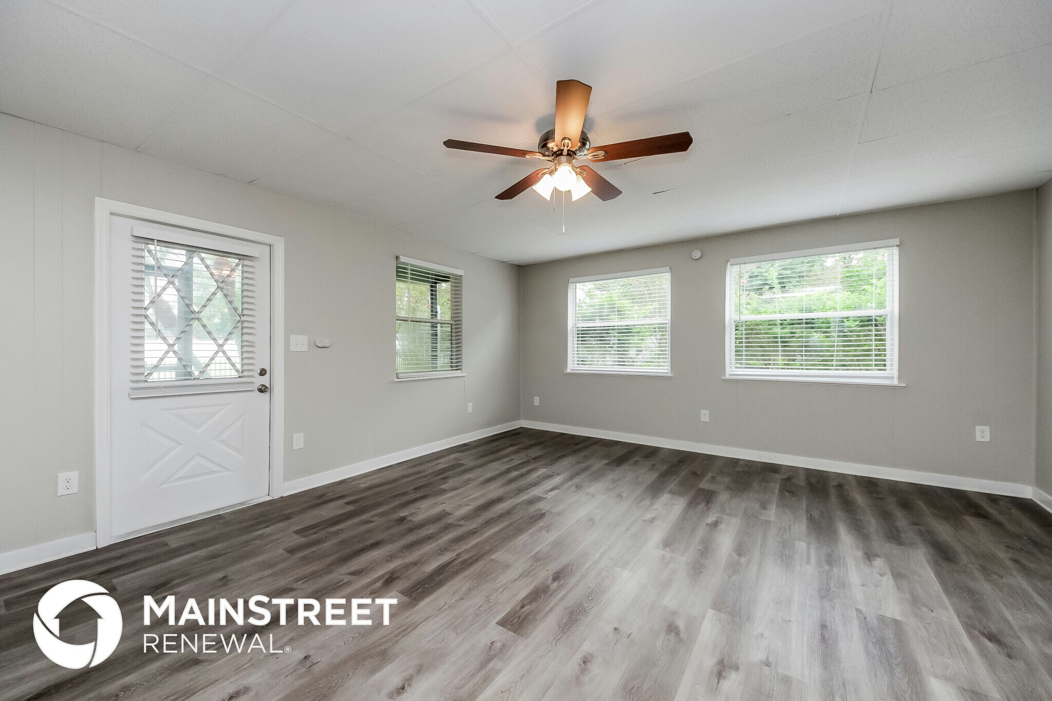 Building Photo - 2627 N Beaumont Ave