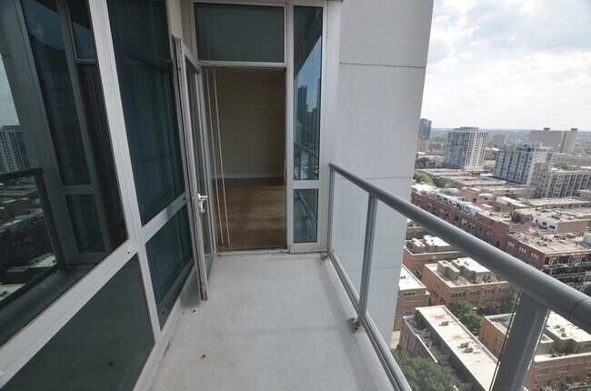 Building Photo - 1629 S Prairie Ave