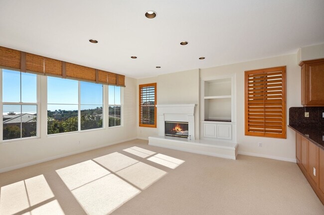 Building Photo - Exclusive Pelican Ridge Home.