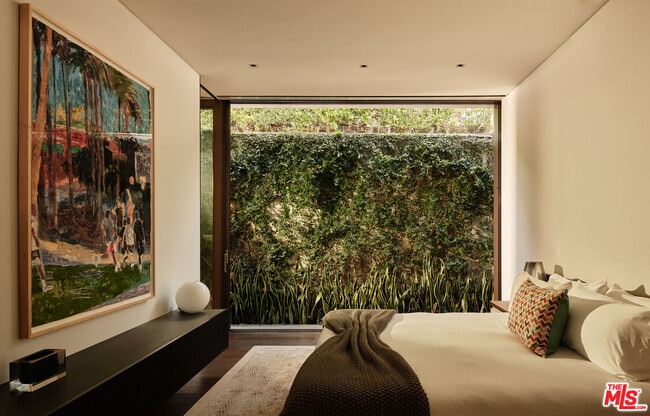 Building Photo - 9344 Nightingale Dr