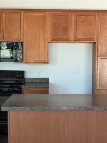 Building Photo - 1104 Saddle Ct