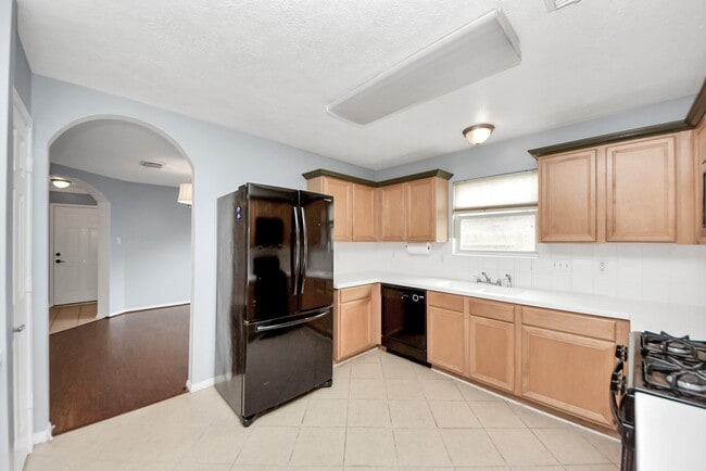 Building Photo - 7238 Foxshadows Ln