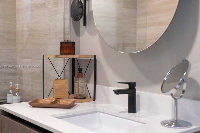 Building Photo - 580 72nd St