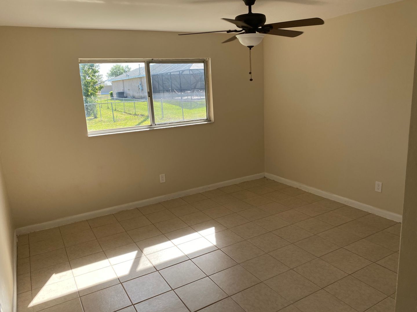 Building Photo - 3809-3811 SW 8th Ct