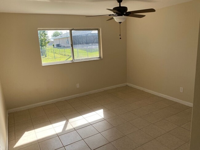 Building Photo - 3809-3811 SW 8th Ct