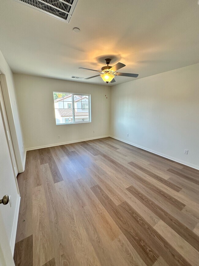Building Photo - 158 N Sutter Ave
