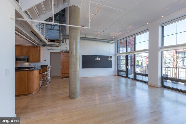Building Photo - 2328 Champlain St NW