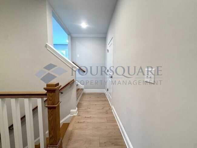 Building Photo - Elegant 4-Bed / 3.5-Bath Home with Main-Level Primary Suite, Quartz Kitchen & 3-Car Garage – In H...