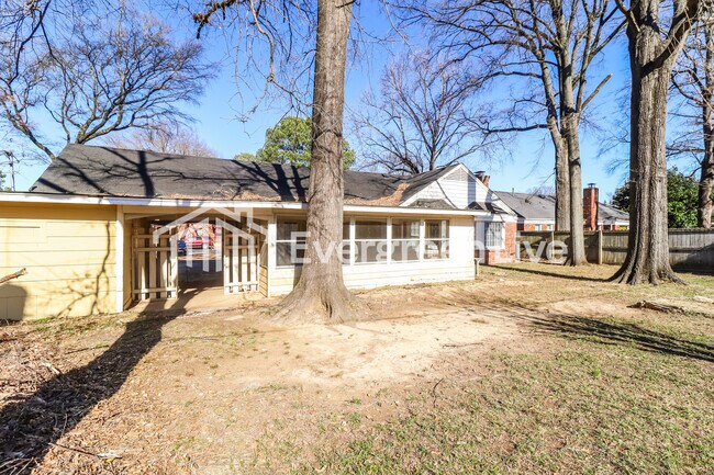 Building Photo - 5597 Forsyth Dr