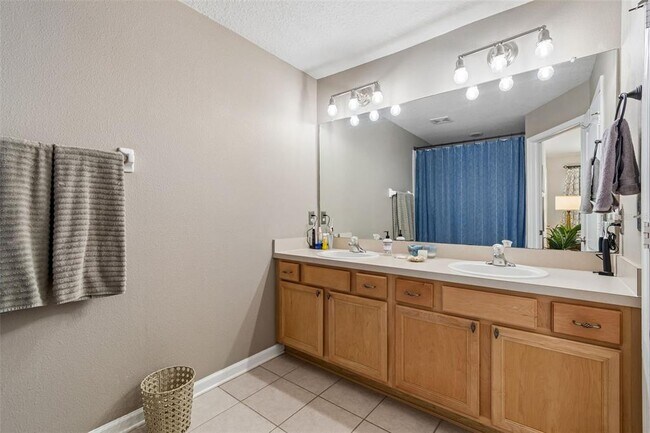 Building Photo - 26606 Castleview Way
