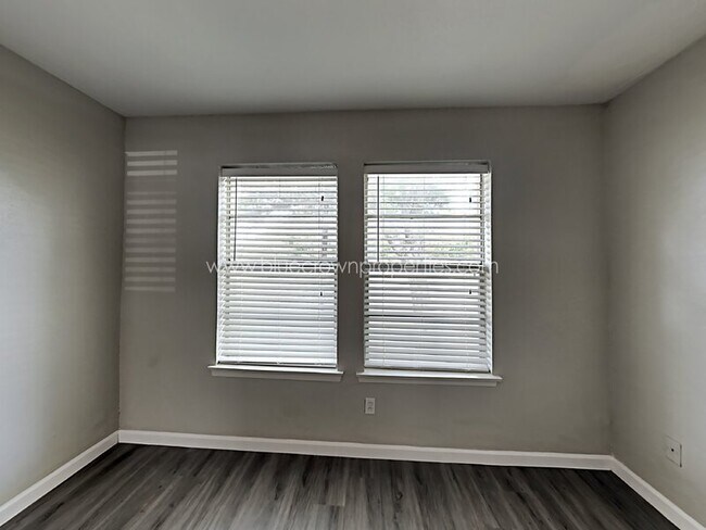 Building Photo - 5105 Skillman St