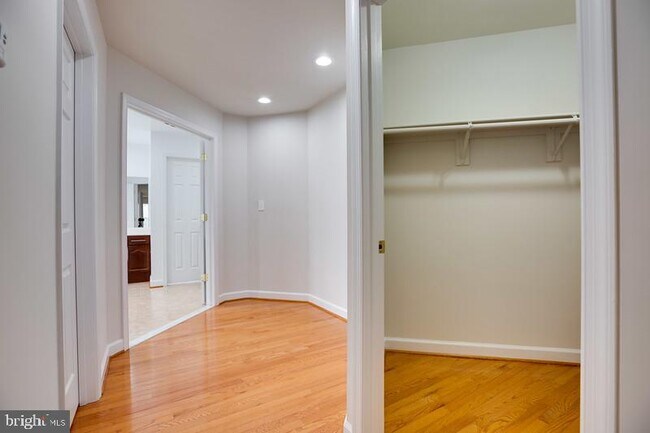 Building Photo - 13646 Sweet Woodruff Ln