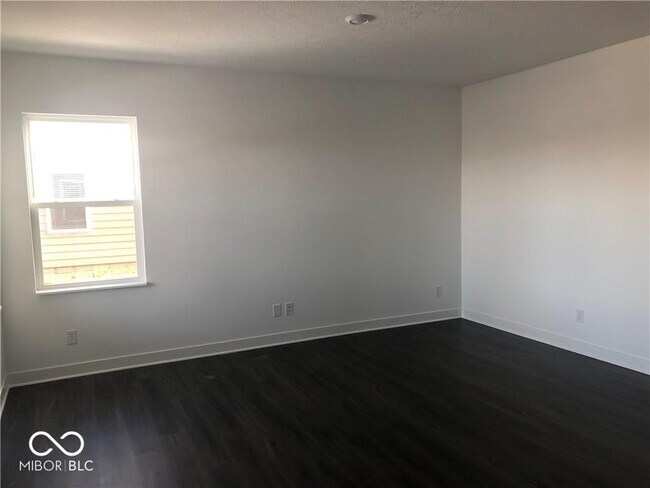 Building Photo - 6396 Apperson Dr