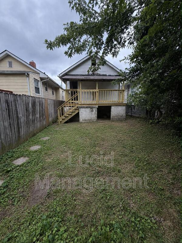 Building Photo - 536 W Evelyn Ave
