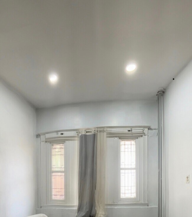 Building Photo - 623 N 64th St