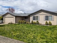 Building Photo - 1613 River Rock Dr NE