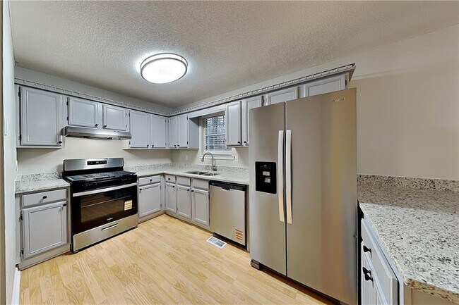 Building Photo - 235 Peach Crossing Dr