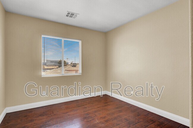 Building Photo - 5258 Paradise Skies Ave