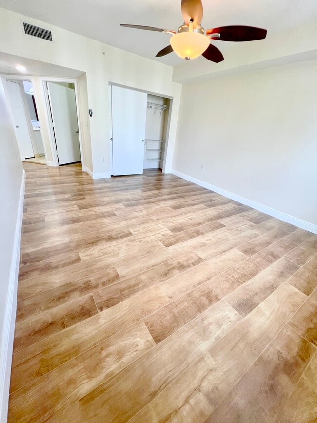 Building Photo - Turnberry Village Apt 1020 ST
