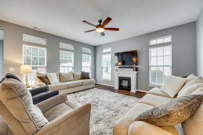 Building Photo - 928 Kite Dr