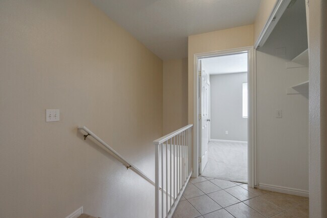 Building Photo - Utilities Included! Beautiful 2 Bedroom Townhome in Ivins