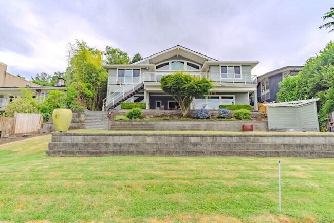 Building Photo - 4Bd/4Ba Seattle Home