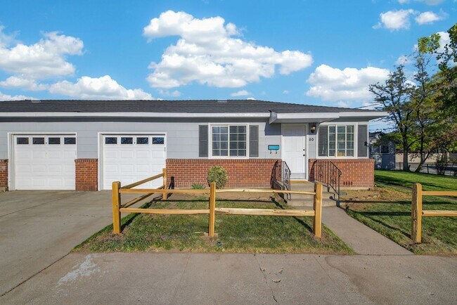 Building Photo - Welcome to Reno Nevada’s Biggest Little BnB !!