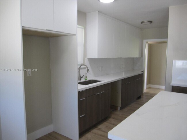 Building Photo - 3151 SW 37th Terrace
