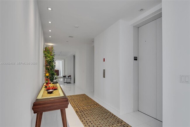 Building Photo - 1100 Biscayne Blvd