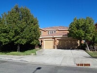 Building Photo - Large 2 Story Offering 3419 sq. ft. and 5 ...