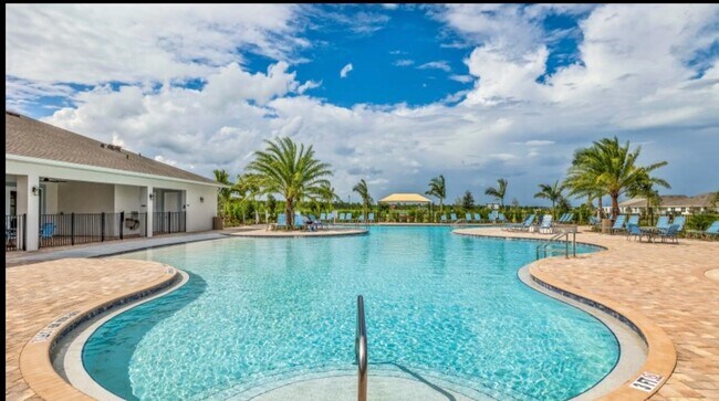 Building Photo - 17827 Shade Tree Loop