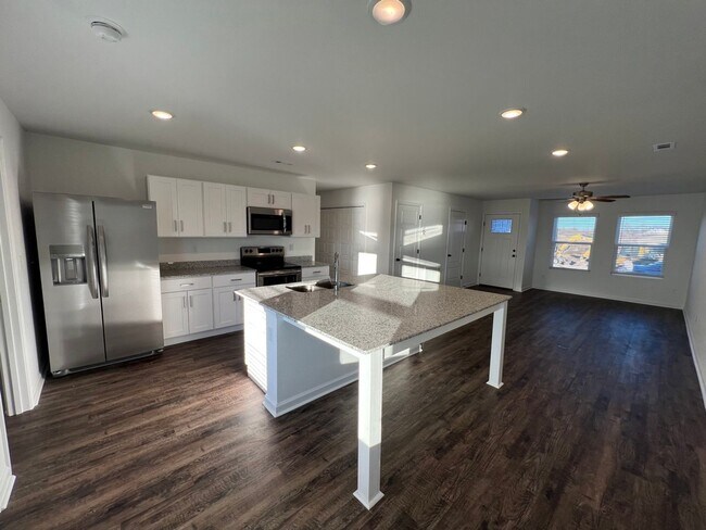 Building Photo - New Beginnings Start with AMRR: 3 Bedroom ready for move in!