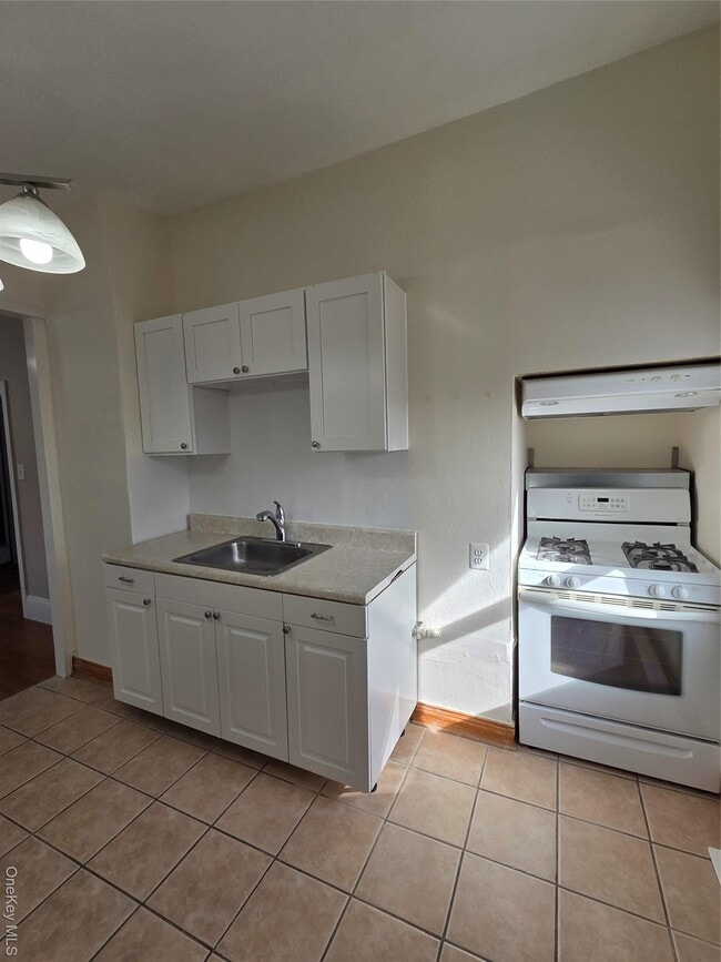 Building Photo - 2937 Davis St